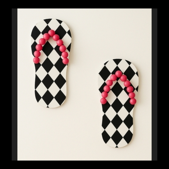 Flip Flops Set Wall Decor Black/White/Pink - Picture 1 of 16